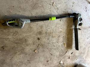 lot 273 image: Electric 2 in 1 18 Pole Hedge Trimmer