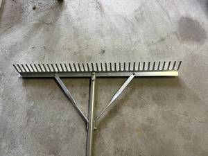 lot 284 image: 36 Aluminum Landscape Rake