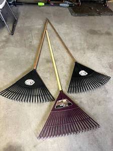 lot 286 image: Rakes