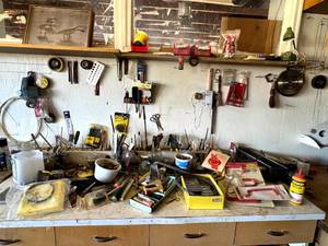 lot 317 image: Everything on Countertop & Wall Above