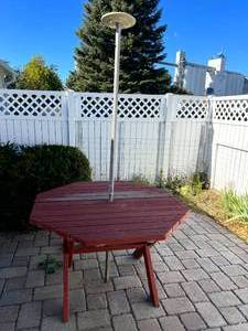 lot 323 image: Patio Table & Seat Cushions