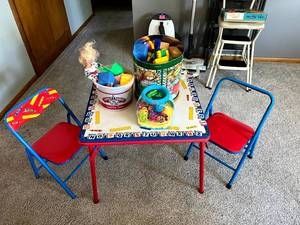 lot 328 image: Childrens Table, Chairs & Toys
