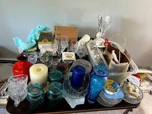 lot 341 image: Everything on Table