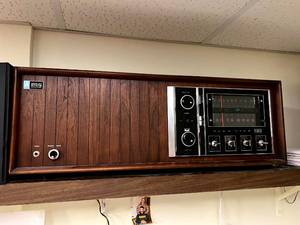 lot 365 image: Vintage Radio with Detached Speakers