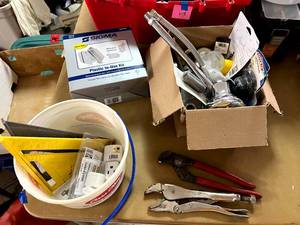 lot 414 image: Plumbing Supplies, Elec Supplies & Hand Tools