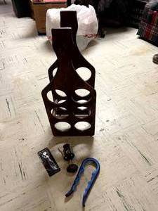 lot 419 image: Wine Rack & Corkscrews
