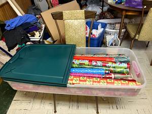 lot 366 image: Long Tote of Wrapping Paper