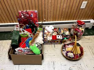 lot 370 image: Ribbons & Craft Items