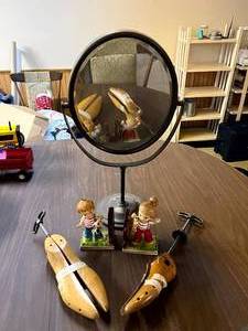 lot 378 image: Mixed Vintage Lot - Mirror, Book Ends, Show Stretchers