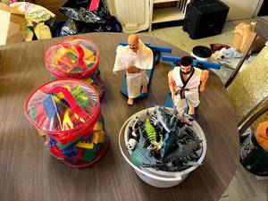 lot 390 image: Toys - Kar-A-A-Ate Men by Aurora