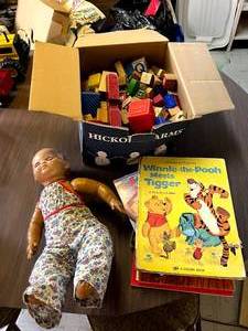 lot 393 image: Vintage Toys & Books