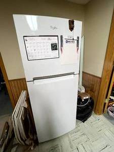 lot 400 image: Whirlpool RefrigeratorFreezer