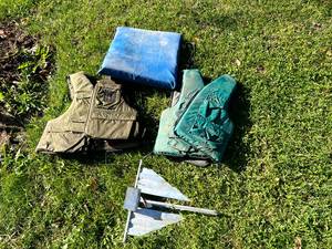 lot 424 image: Fluke Anchor & Floatation Jackets