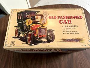 lot 432 image: Old Fashioned Car