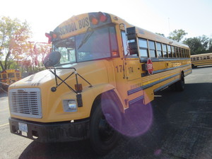 lot 174 image: 2005 FREIGHTLINER 77 PASSENGER SCHOOL BUS
