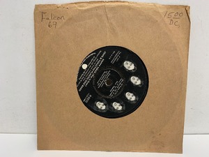 lot 85 image: 45 John Lennon & Yoko Ono Vinyl Record - Happy Xmas (War is Over) The Plastic Ono Band Listen, The Snow is Falling, etc.