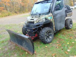 lot 1 image: 2017 Polaris Ranger XP 1000 Side by Side Enclosed and Heated with winch and Snowplow