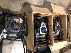 lot 13 image: Lot of Assorted Murray Lawn Mowers Various Sizes and Conditions   Customer Returns See Pictures