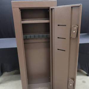 lot 10 image: METAL GUN CABINET