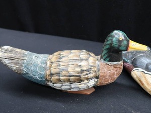 lot 35 image: DECOR DECOYS