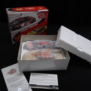 lot 51 image: DIECAST #21 KEVIN HARVICK  2 CAR SET