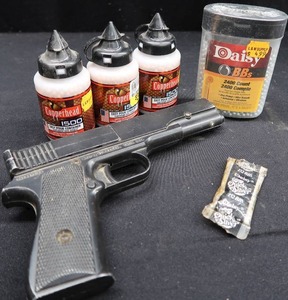 lot 58 image: MARKSMAN REPETER PISTOL PLUS BBS
