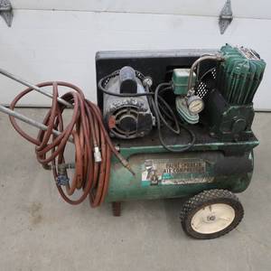 lot 127 image: AIR COMPRESSOR