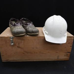 lot 161 image: WOOD BOX HARDHAT AND STEEL SHANKS