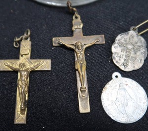 lot 170 image: MARBLE AND MEDALLIONS