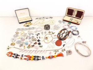 Large Lot of Higher End Vintage Rhinestone etc. Costume Jewelry