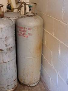 lot 1027 image: 100 lb. Propane Tank