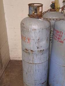 lot 1027A image: 100 lb. Propane Tank