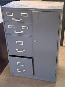 lot 1038 image: Steelmaster Metal File Cabinet 1-door4-drawer