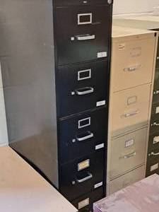 lot 1041 image: Hon Metal File Cabinet 5-drawer