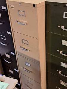 lot 1042 image: Hon Metal File Cabinet 4-drawer
