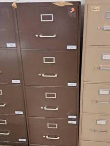 lot 1046 image: Metal File Cabinet 4-drawer with Key