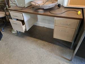 lot 1057 image: Wood-TopMetal Office Desk 4-drawer