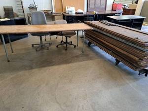 lot 1061 image: Lot of (2) Wood-TopMetal Folding Tables