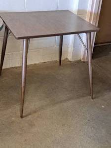 lot 1070 image: Wood-TopMetal Office Table