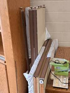 lot 1074 image: Lot of (7) Assorted Cubicle Wall Sections