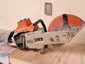 lot 1085 image: Stihl TS 760 AV 14 Gas Chop Saw