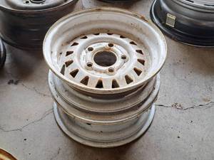 lot 1100 image: Lot of (2) 14 Steel T13x4.5 5-Lug Rims