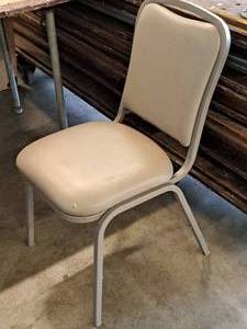 lot 1124 image: Lot of (1) Padded Conference Chair