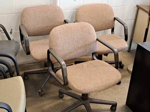 lot 1128 image: Lot of (3) Rolling Office Arm Chairs