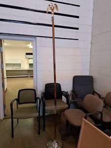 lot 1129 image: Flag Pole 94-12