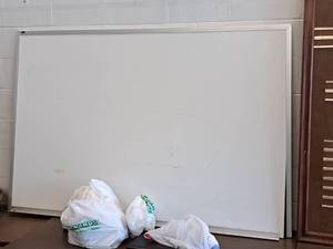 lot 1137 image: Dry Erase Board