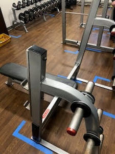 lot 1004A image: Star-Trac Bench Press