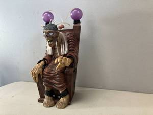 lot 2 image: Tales From The Crypt Electric Chair Cryptkeeper Animatronic