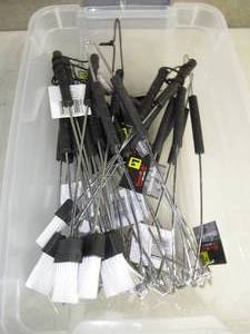 lot 2 image: Lot of 17 Grille Tongs and 6 Basting Brushes