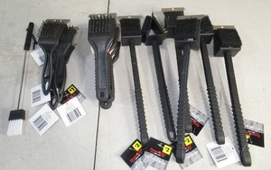 lot 3 image: Lot of 6 Grille Long Handle Scrubber Scraper Brushes and 9 Short Scraper Brushes